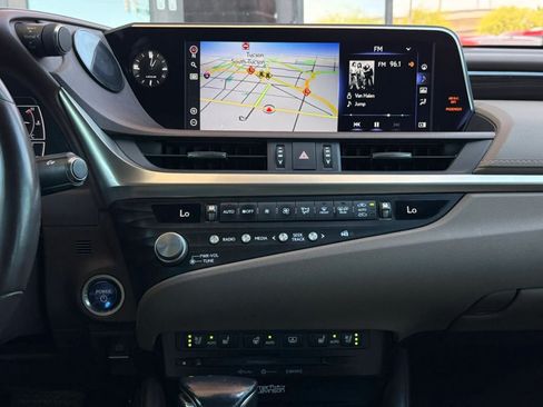 Used 2021 Lexus ES 300h Ultra Luxury w/ Accessory Package 2 FWD image 52