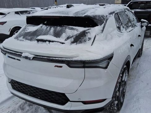 Used 2025 Chevrolet Equinox EV RS w/ Convenience Package II image 9