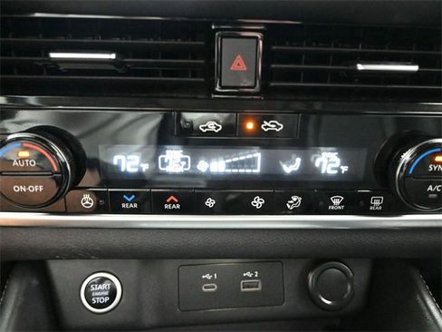 Used 2022 Nissan Rogue SL w/ SL Premium Package image 16