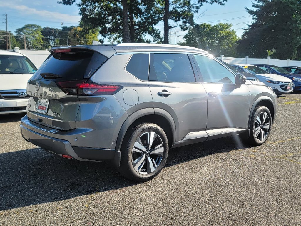 Used 2024 Nissan Rogue SL w/ SL Premium Package AWD/4WD image 10