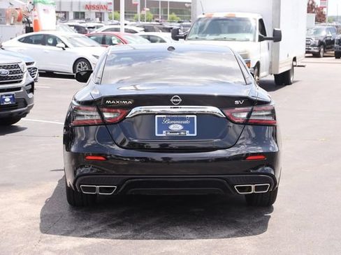 Used 2023 Nissan Maxima SV w/ Floor Mat Group FWD image 6