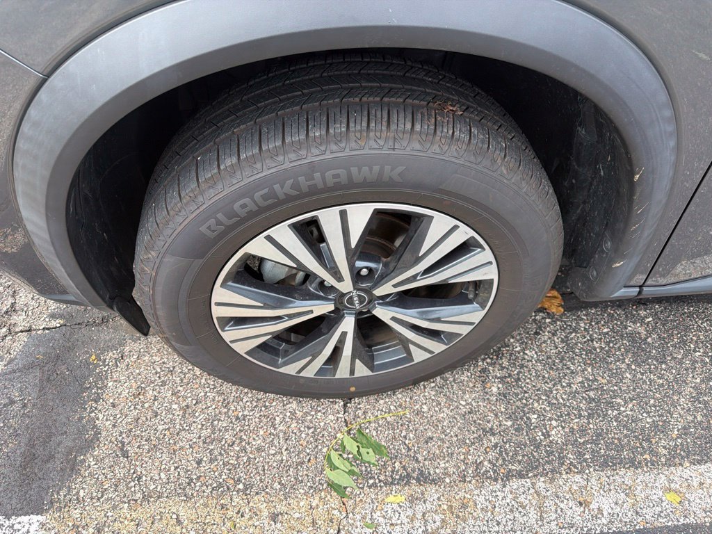 Used 2023 Nissan Rogue SV AWD/4WD image 2