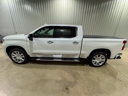 Used 2022 Chevrolet Silverado 1500 High Country image 2