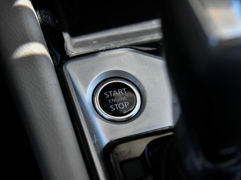 Used 2024 Nissan Altima 2.5 SV FWD image 25