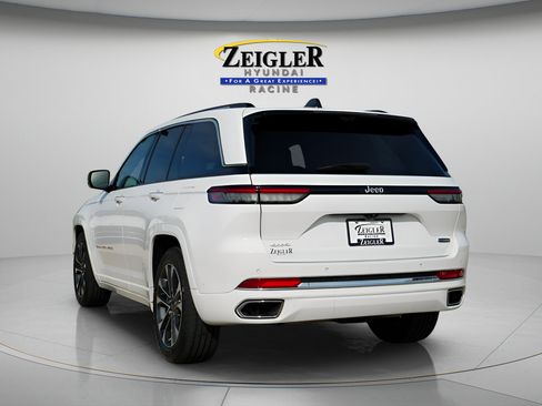 Used 2023 Jeep Grand Cherokee Overland w/ Adv Protech Group III AWD/4WD image 5
