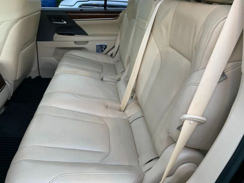 Used 2021 Lexus LX 570 4WD w/ Luxury Package image 23
