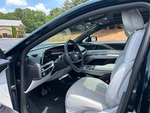 Used 2024 Cadillac Lyriq Sport AWD/4WD image 33