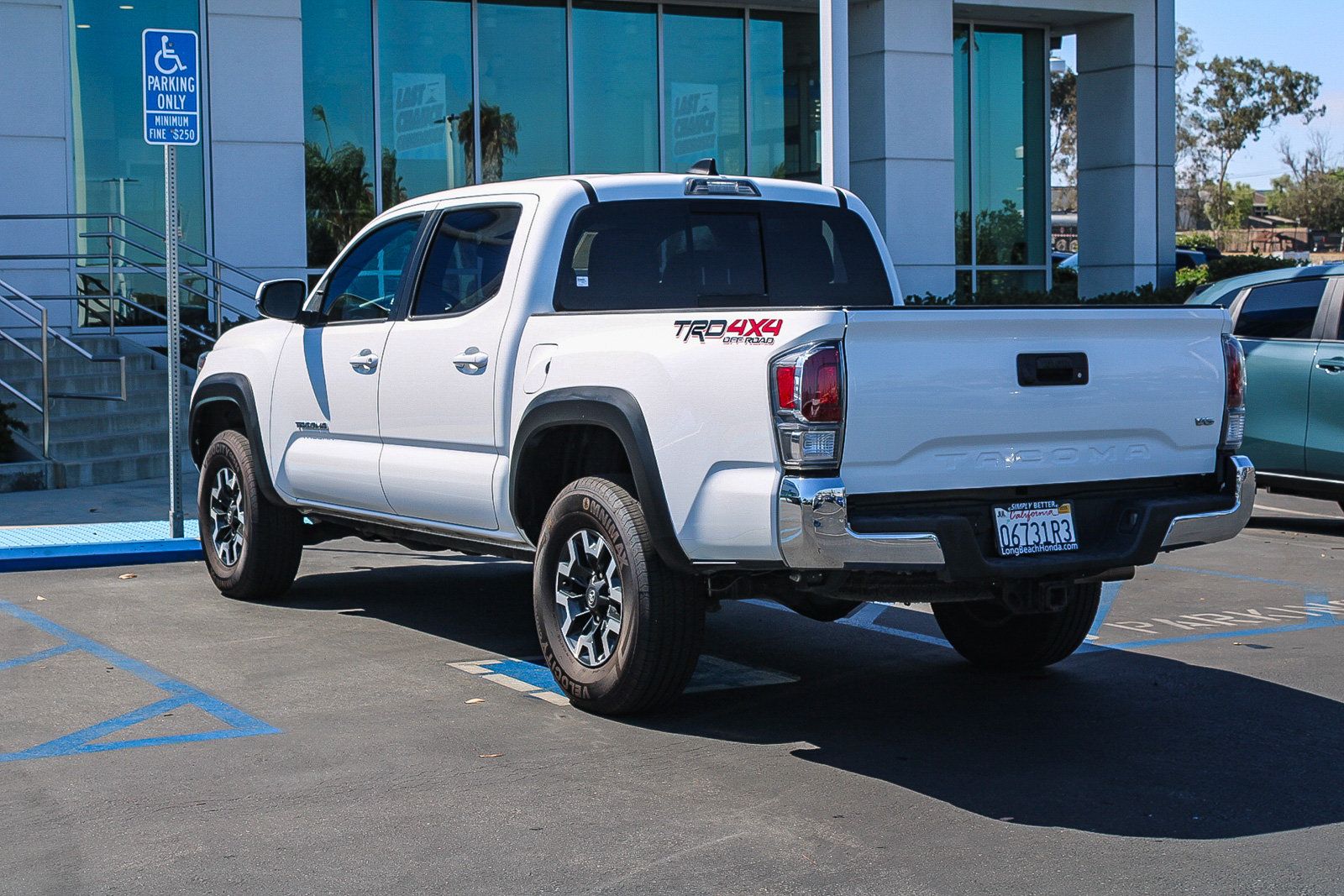 Used 2023 Toyota Tacoma TRD Off-Road AWD/4WD image 9