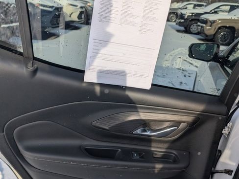 Used 2022 GMC Terrain SLT image 15