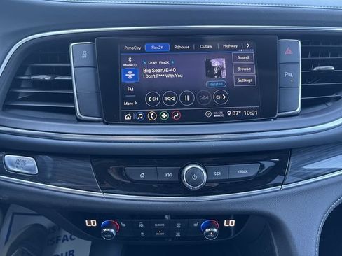 Used 2020 Buick Enclave Essence FWD image 21
