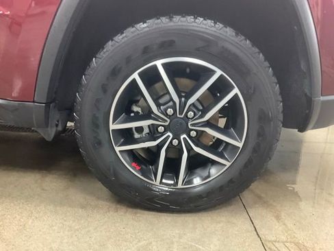 Used 2021 Jeep Grand Cherokee Trailhawk w/ Trailhawk Luxury Group image 19