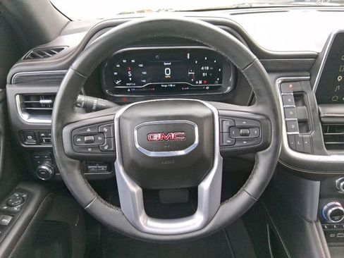 Used 2024 GMC Yukon SLT w/ SLT Premium Package AWD/4WD image 24