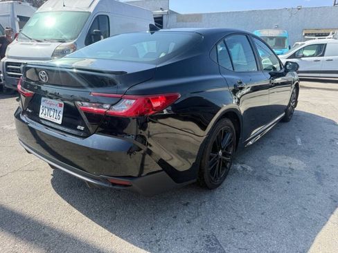 Used 2025 Toyota Camry SE FWD image 6