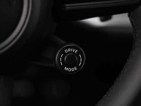 Certified 2025 Porsche Cayenne S AWD/4WD image 36