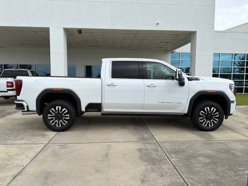 Used 2025 GMC Sierra 2500 Denali Ultimate AWD/4WD image 8
