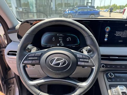 Used 2025 Hyundai Palisade SEL FWD image 9