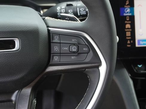 New 2026 Jeep Grand Cherokee Altitude AWD/4WD image 30