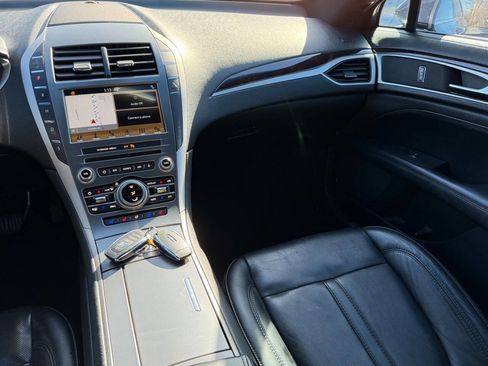 Used 2017 Lincoln MKZ Reserve w/ Climate Package image 19