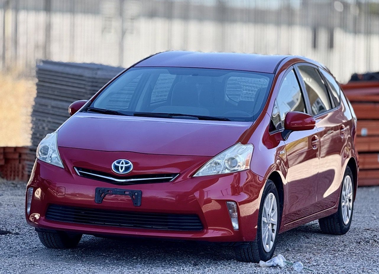 Used 2013 Toyota Prius V Three FWD image 2