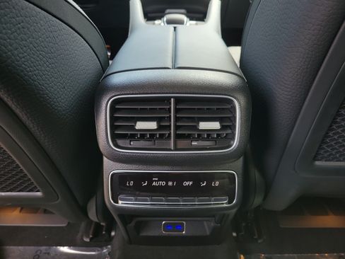 Certified 2025 Mercedes-Benz GLS 580 4MATIC image 11