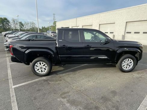 Used 2024 Toyota Tacoma SR5 image 11