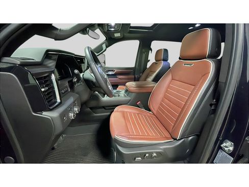 Used 2025 GMC Sierra 2500 Denali Ultimate w/ Max Trailering Package image 11