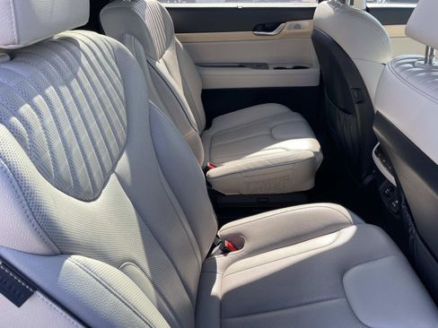 Used 2023 Hyundai Palisade Limited w/ Cargo Package image 25