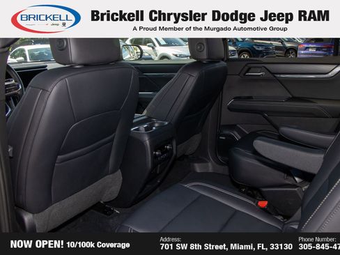 Used 2024 GMC Acadia Elevation image 14