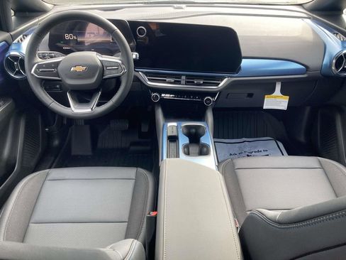 New 2026 Chevrolet Equinox EV LT image 14