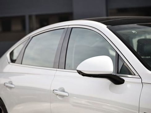 Used 2021 Genesis G80 3.5T w/ Prestige Package image 3