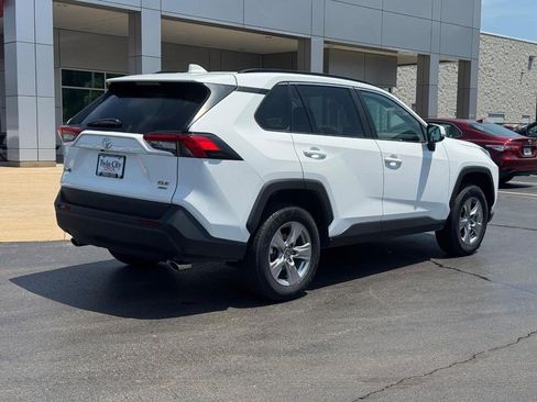 Used 2025 Toyota RAV4 XLE AWD/4WD image 3