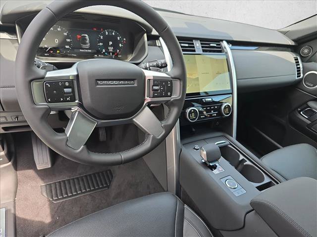 Used 2025 Land Rover Discovery S AWD/4WD image 19