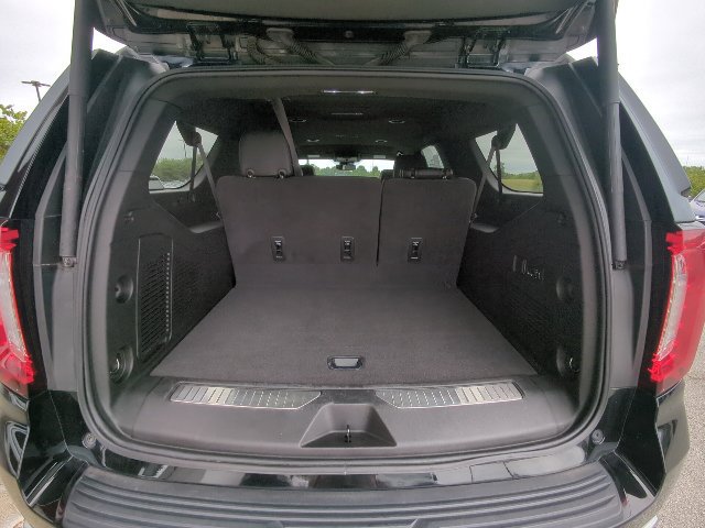 Used 2023 GMC Yukon XL Denali AWD/4WD image 36
