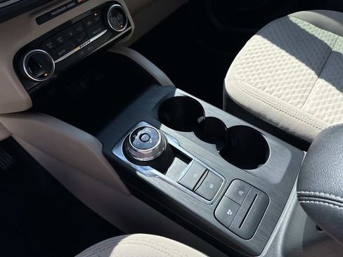 Used 2022 Ford Escape SE w/ SE Sport Appearance Package FWD image 31