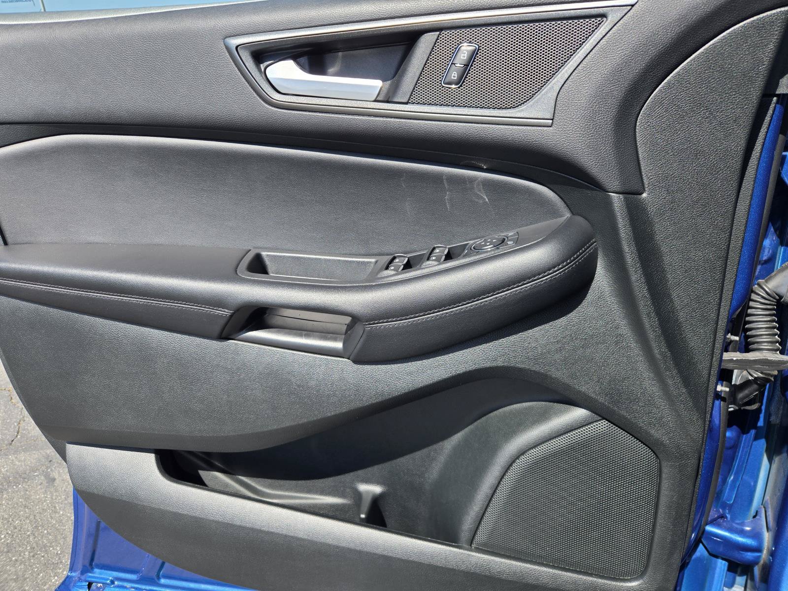 Used 2023 Ford Edge SE w/ Black Appearance Package AWD/4WD image 19