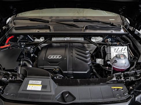 Certified 2025 Audi Q5 2.0T Premium w/ Convenience Plus Package image 45