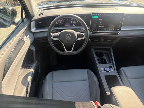 Used 2026 Volkswagen Tiguan SE AWD/4WD image 28