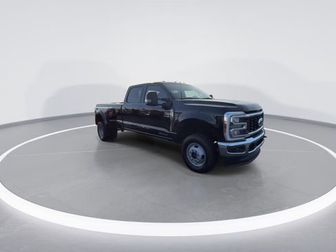 New 2026 Ford F350 XLT w/ XLT Premium Package image 2