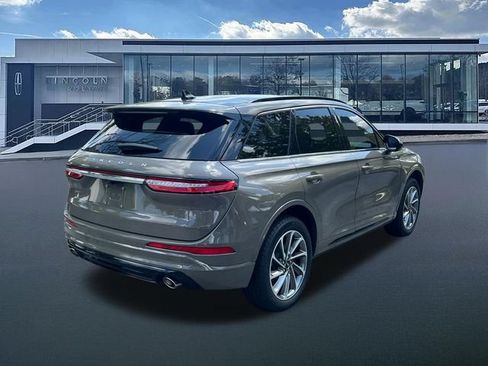 Used 2025 Lincoln Corsair Grand Touring AWD/4WD image 8