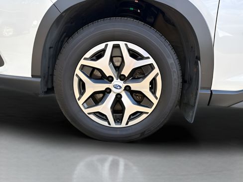 Used 2023 Subaru Forester Premium AWD/4WD image 17