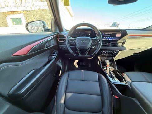 Used 2025 Chevrolet TrailBlazer RS w/ Convenience Package image 11