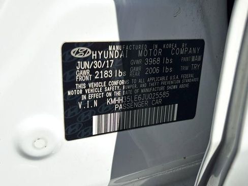Used 2018 Hyundai Elantra GT FWD image 31