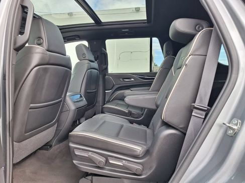 Used 2024 Cadillac Escalade Sport RWD image 14