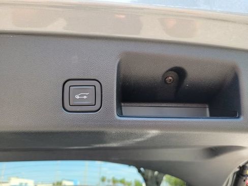 Used 2024 Chevrolet Equinox EV RS FWD image 18