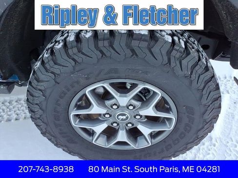 Used 2025 Ford Bronco Badlands image 9