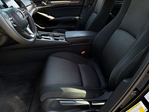 Used 2018 Honda Accord LX image 12