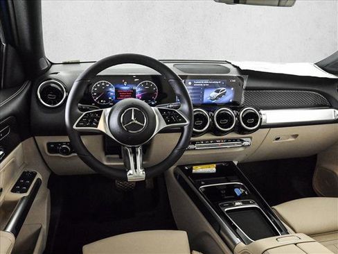 New 2026 Mercedes-Benz GLB 250 4MATIC image 20