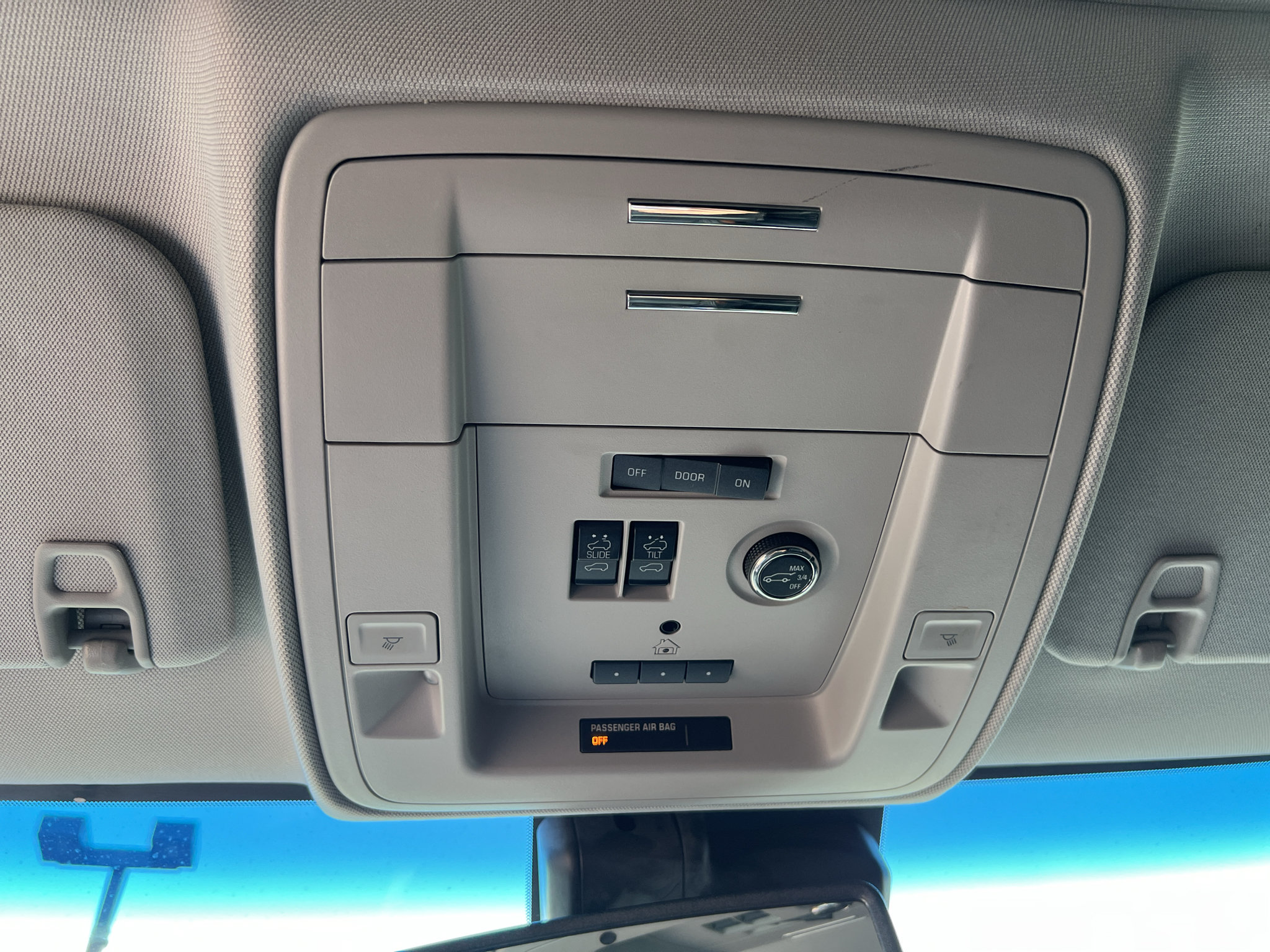 Used 2018 Chevrolet Tahoe Premier AWD/4WD image 21