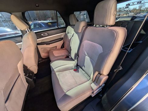 Used 2018 Ford Explorer FWD image 19