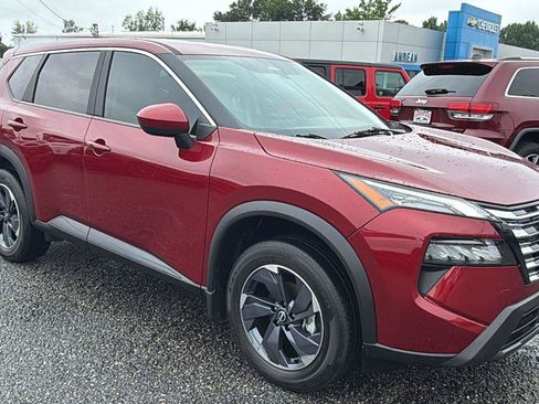 Used 2025 Nissan Rogue SV FWD image 5